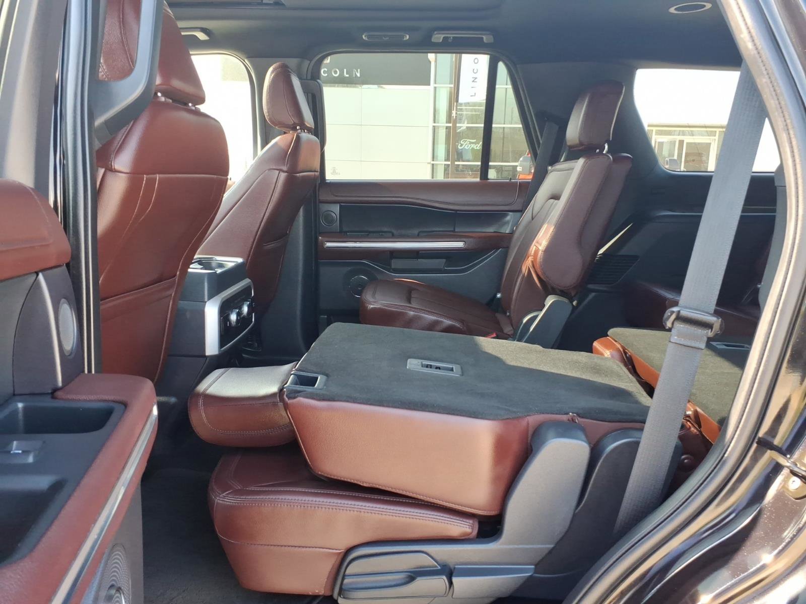 Used 2024 Ford Expedition Limited image 14