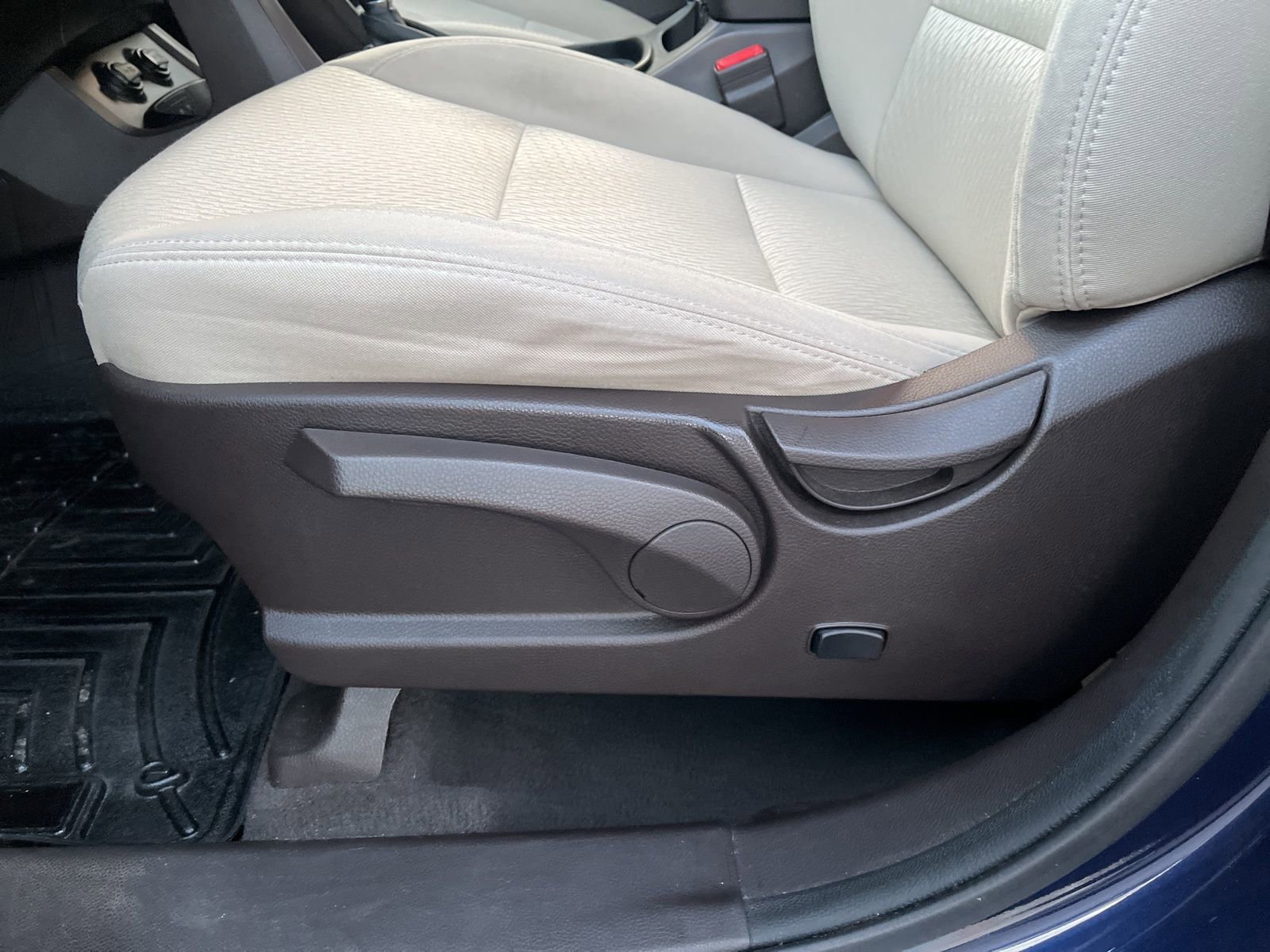 Used 2017 Hyundai Santa Fe Sport image 25