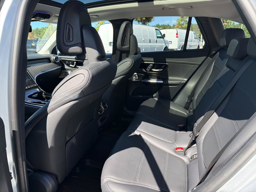 Used 2023 Mercedes-Benz GLC 300 4MATIC image 25