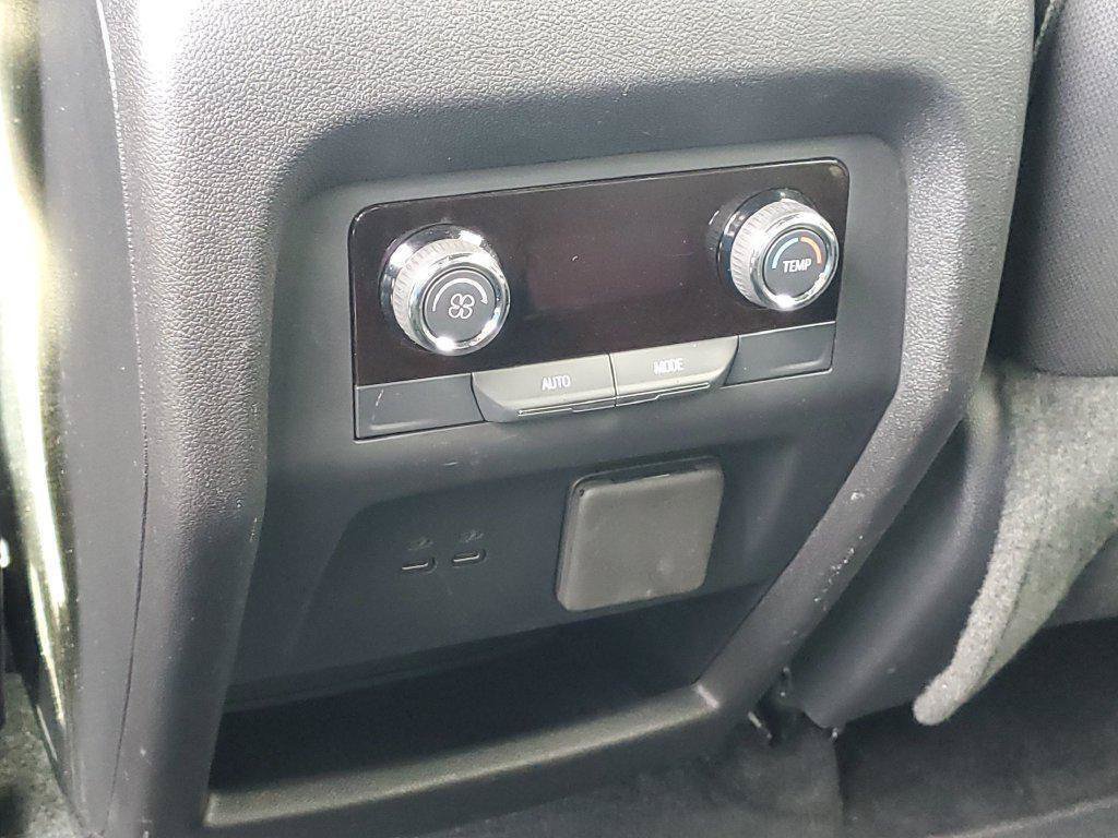 Certified 2024 Chevrolet Traverse LT w/ LPO, Floor Liner Package AWD/4WD image 27