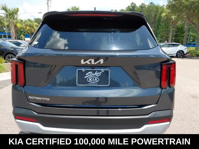 Certified 2024 Kia Sorento LX FWD image 6