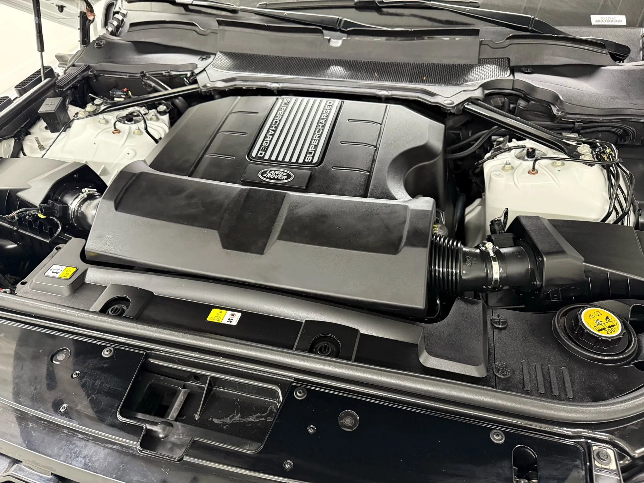 Used 2018 Land Rover Range Rover HSE image 51