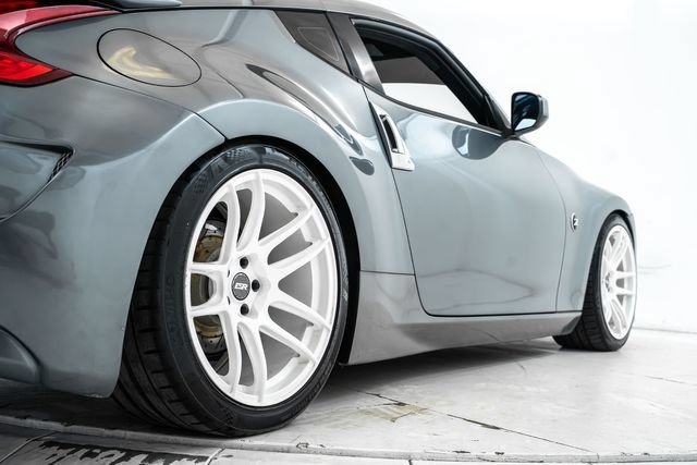 Used 2016 Nissan 370Z Coupe RWD image 15