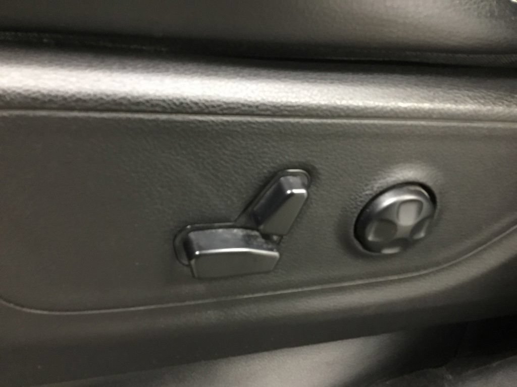 Used 2019 RAM 1500 Sport w/ Leather & Sound Group AWD/4WD image 10