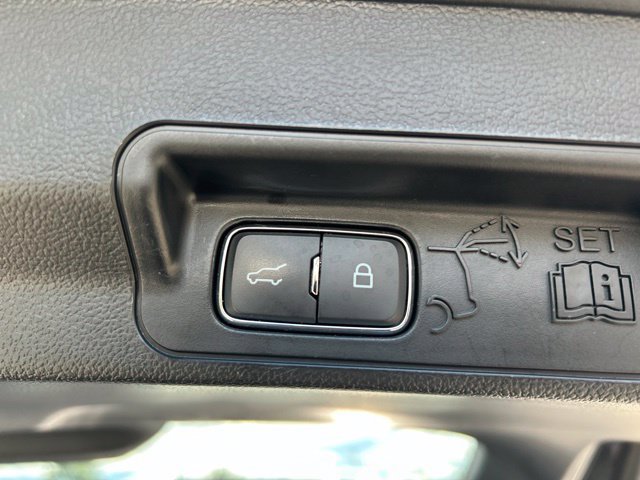 Used 2023 Ford Explorer XLT w/ Equipment Group 202A AWD/4WD image 15