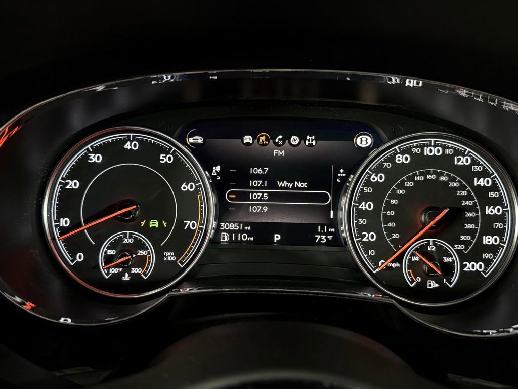 Used 2017 Bentley Bentayga AWD/4WD image 36