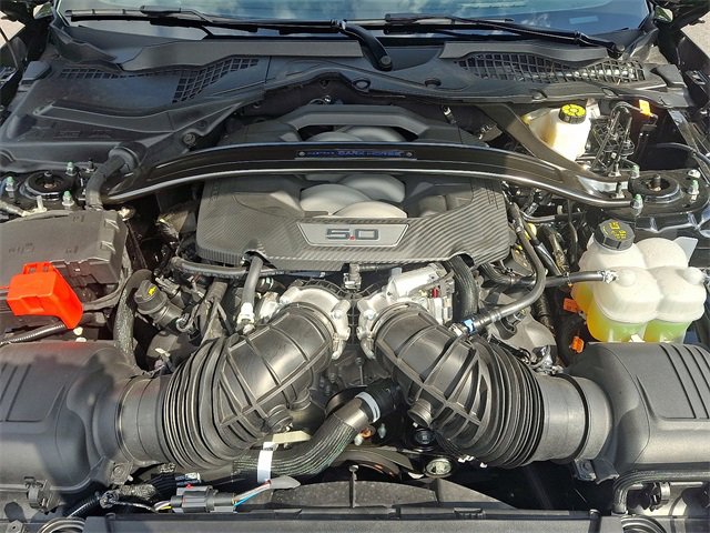 Used 2025 Ford Mustang Dark Horse image 39