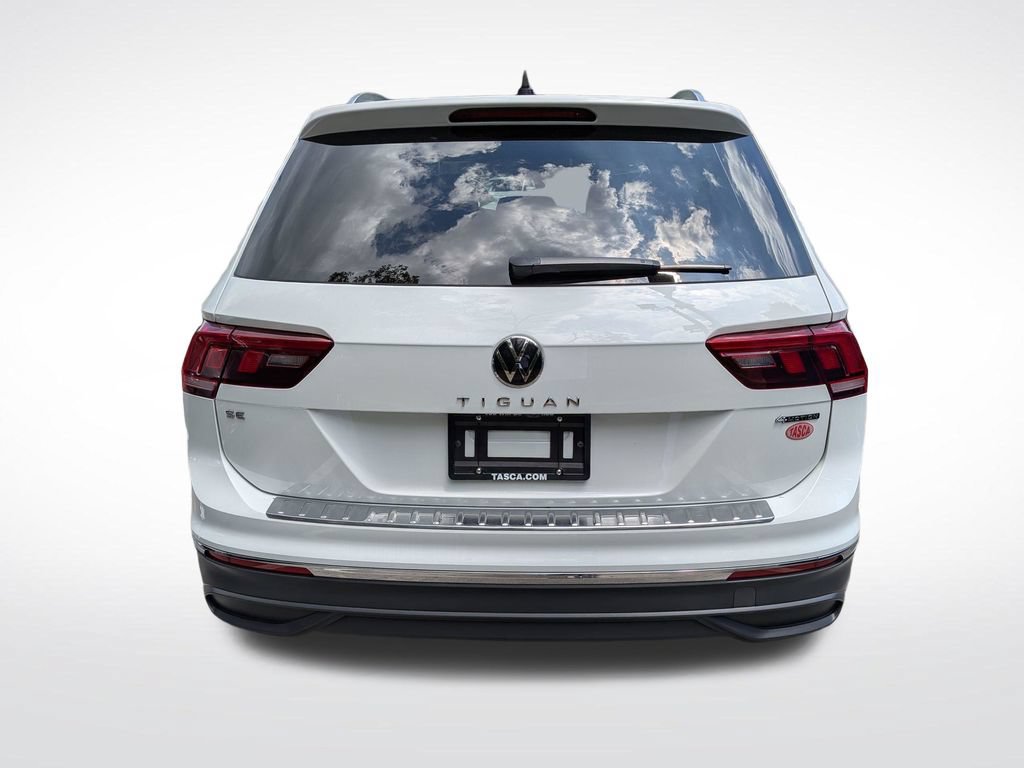 Used 2024 Volkswagen Tiguan SE AWD/4WD image 4