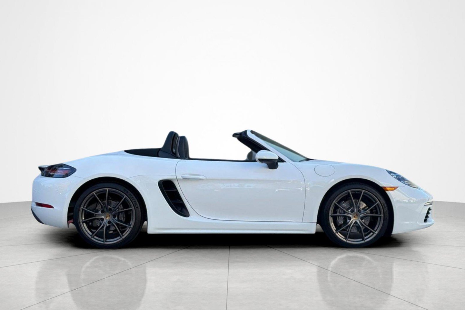 Used 2022 Porsche 718 Boxster w/ Premium Package RWD image 6