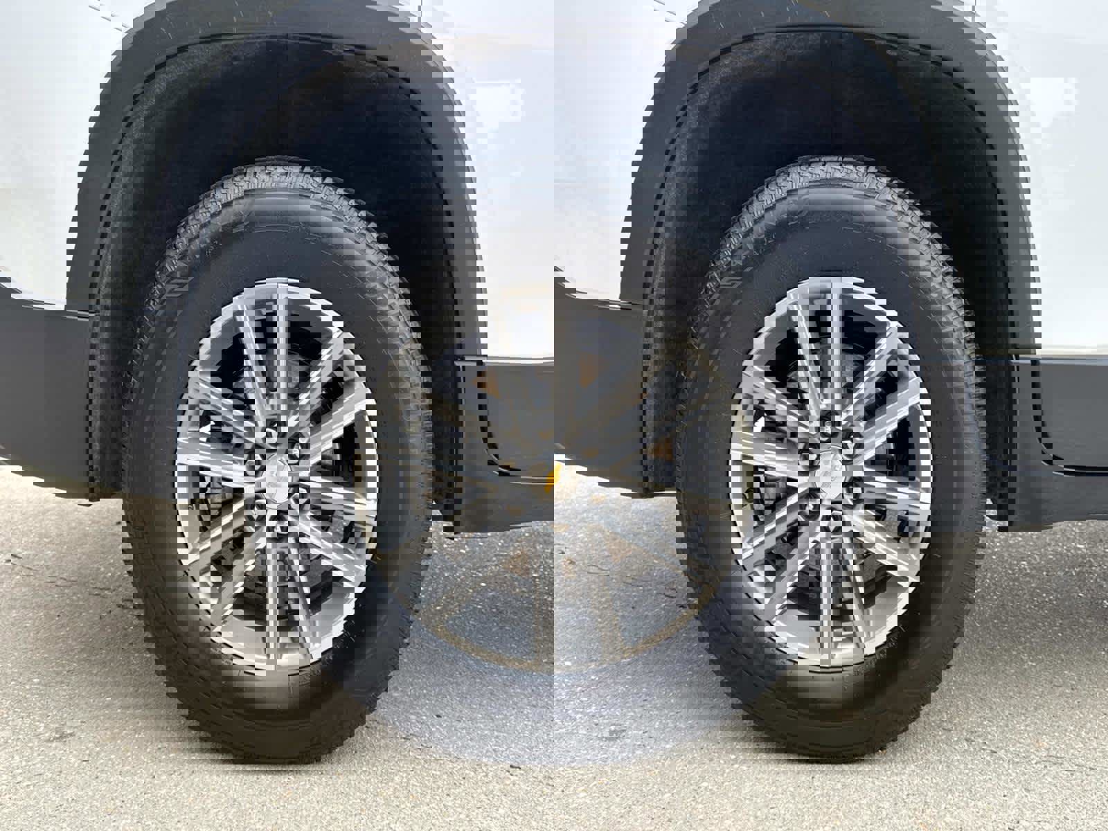 Used 2023 Chevrolet Traverse LT image 14