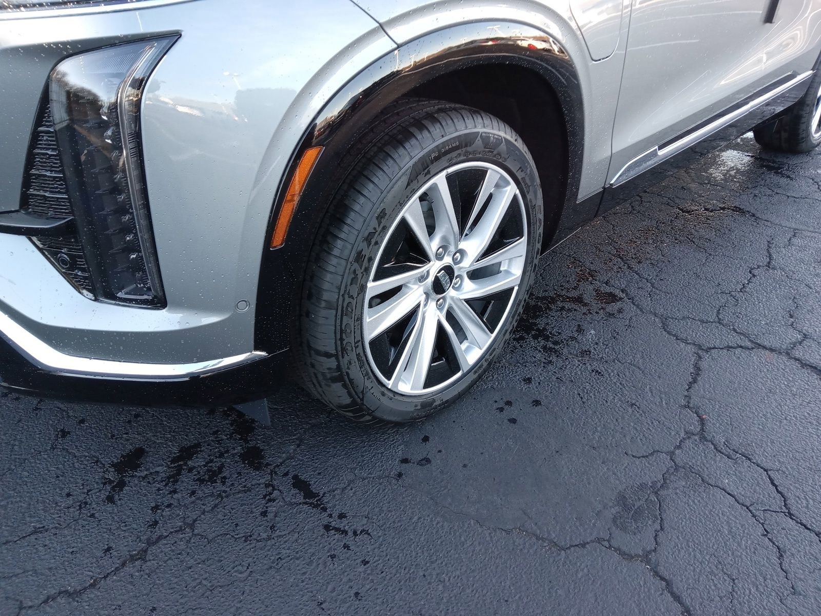 New 2026 Cadillac Vistiq Luxury image 6