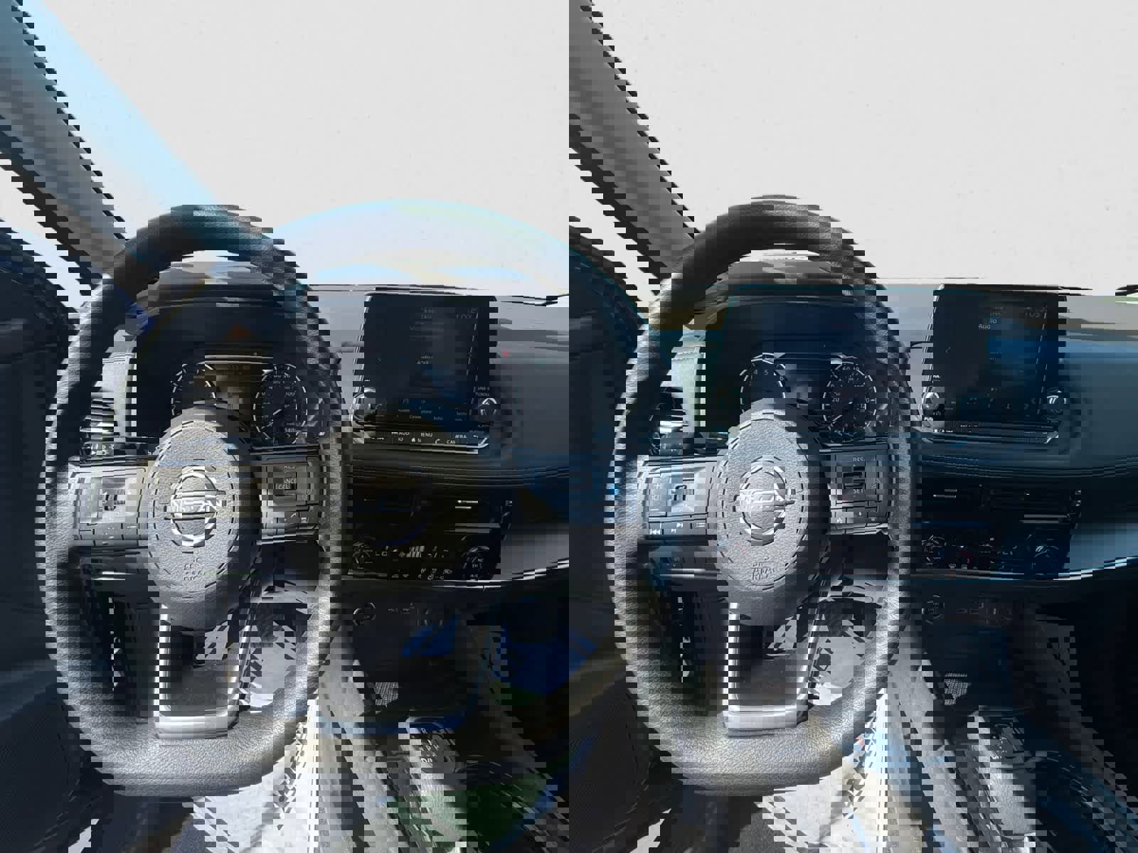 Used 2022 Nissan Rogue SV image 12