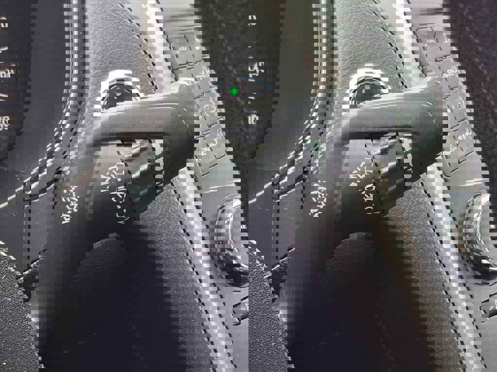 Used 2017 Ford Fusion SE image 25