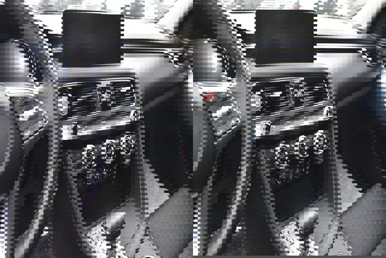 Used 2023 Genesis G70 3.3T image 8