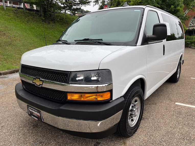 Used 2018 Chevrolet Express 2500 LT w/ LT Preferred Equipment Group RWD image 33
