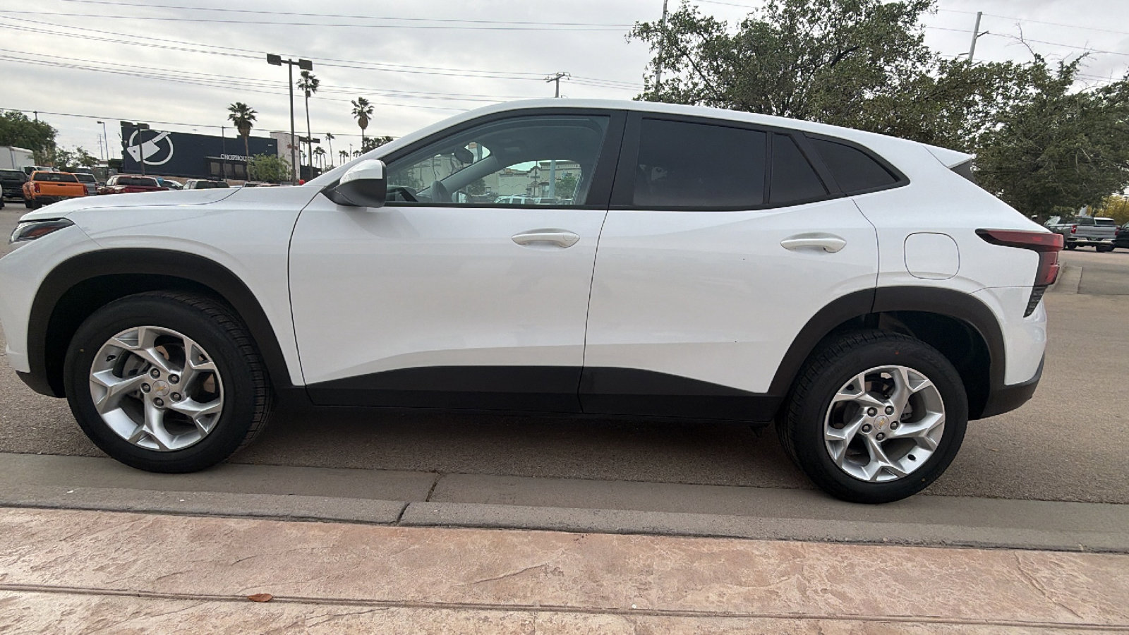 Used 2024 Chevrolet Trax LS w/ LS Convenience Package FWD image 5