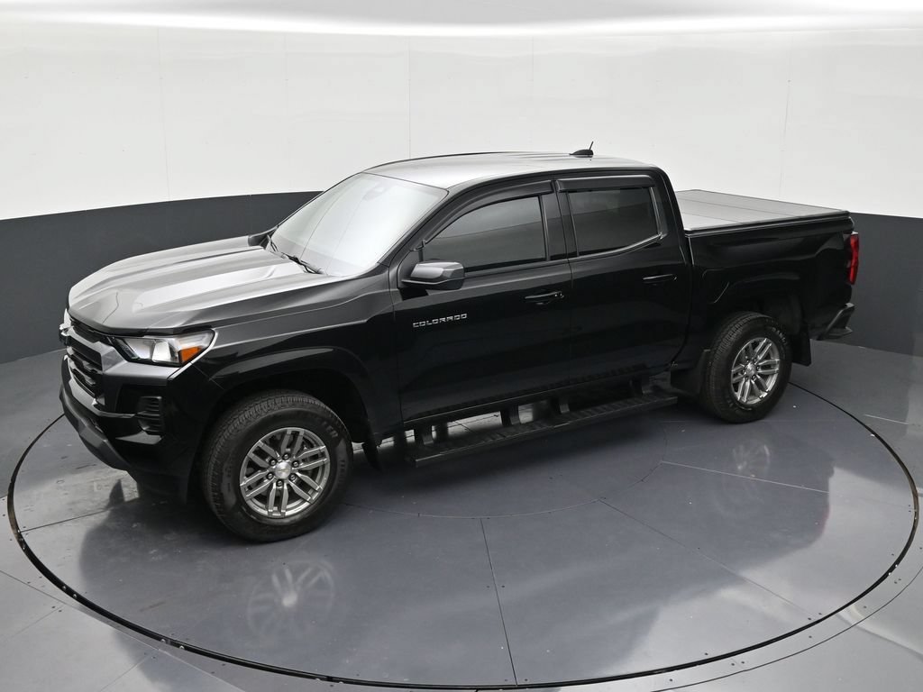 Used 2025 Chevrolet Colorado LT RWD image 12
