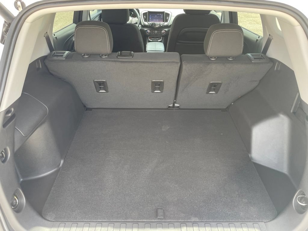 Used 2024 GMC Terrain SLE w/ Driver Convenience Package FWD image 33