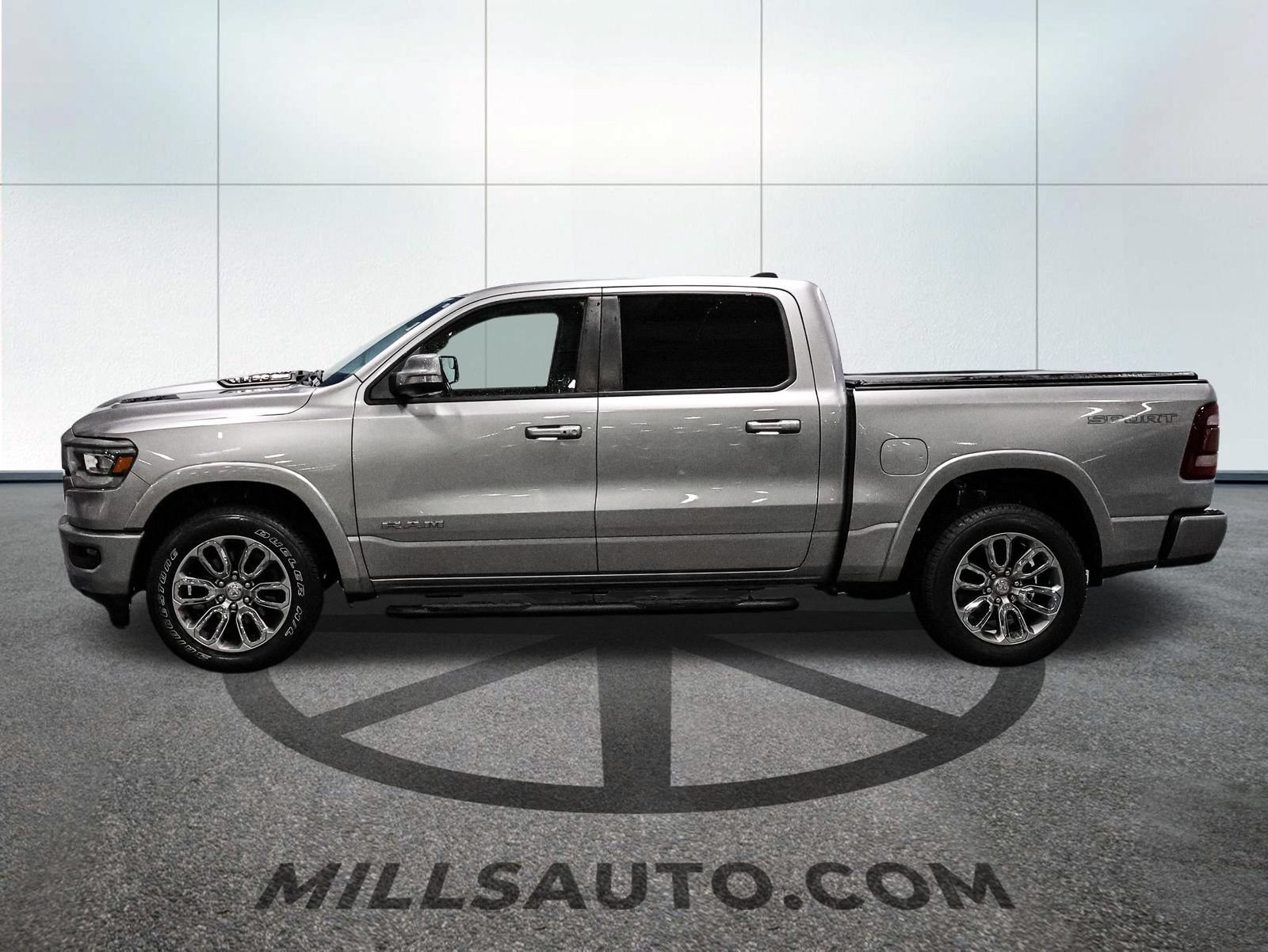 Used 2021 RAM 1500 Laramie w/ Sport Appearance Package AWD/4WD image 3