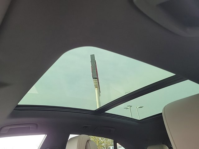 Used 2025 Porsche Macan 4 Electric image 40