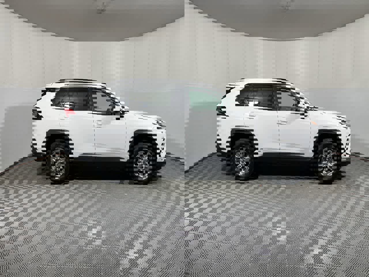 Used 2024 Toyota RAV4 XLE w/ Convenience Package AWD/4WD image 9