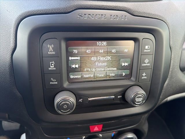 Used 2017 Jeep Renegade Latitude w/ Popular Equipment Group image 29