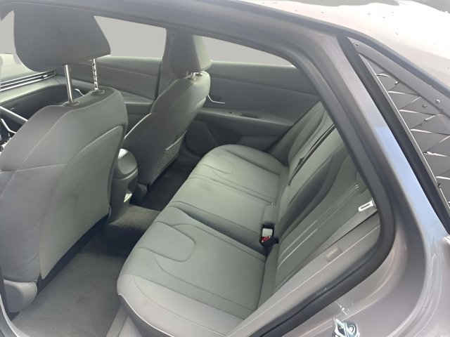 Used 2025 Hyundai Elantra SEL FWD image 11