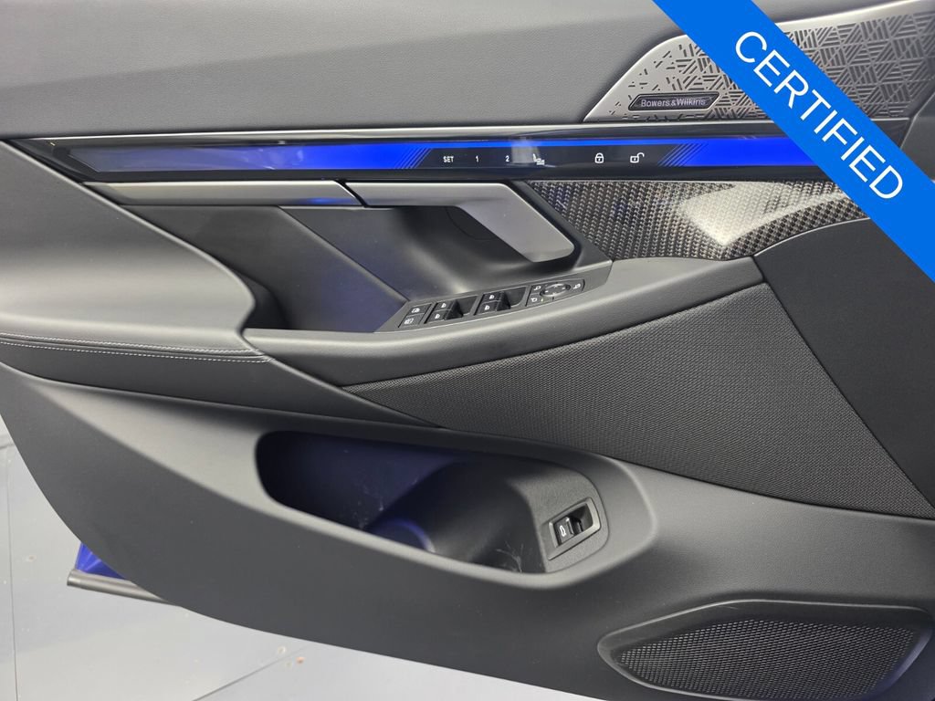 Certified 2025 BMW M5 w/ Carbon Package AWD/4WD image 27