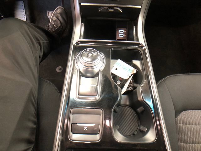 Certified 2020 Ford Edge SE image 23