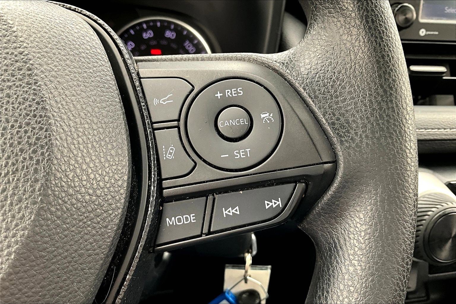 Used 2021 Toyota RAV4 LE image 13