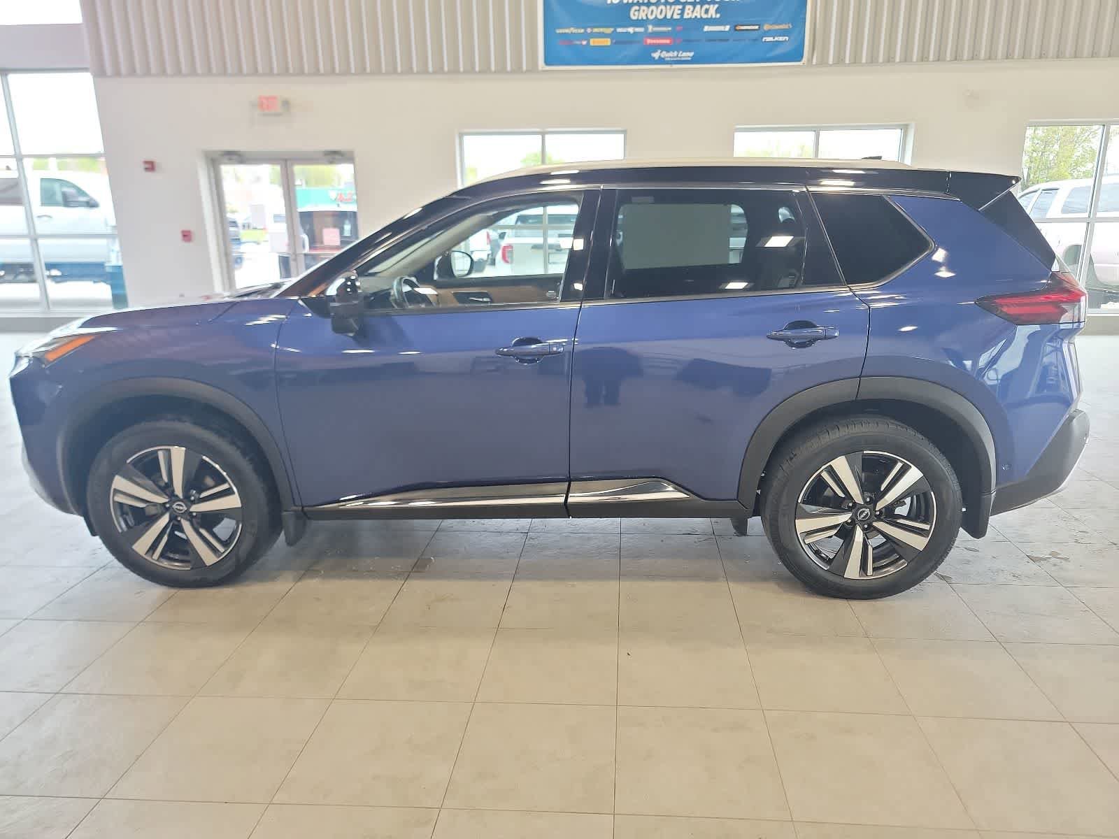 Used 2022 Nissan Rogue Platinum w/ Head-Up Display Package FWD image 10