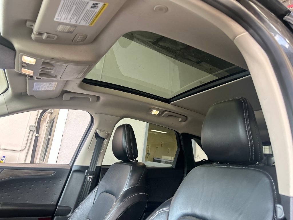 Used 2020 Ford Escape Titanium AWD/4WD image 6