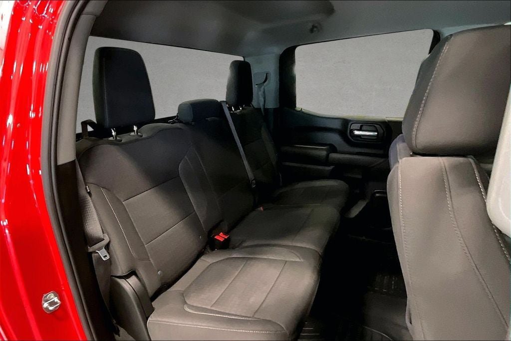 Used 2021 Chevrolet Silverado 1500 LT AWD/4WD image 25