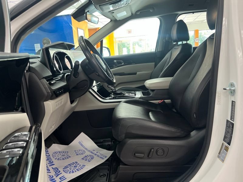 Certified 2023 Kia Carnival EX FWD image 18