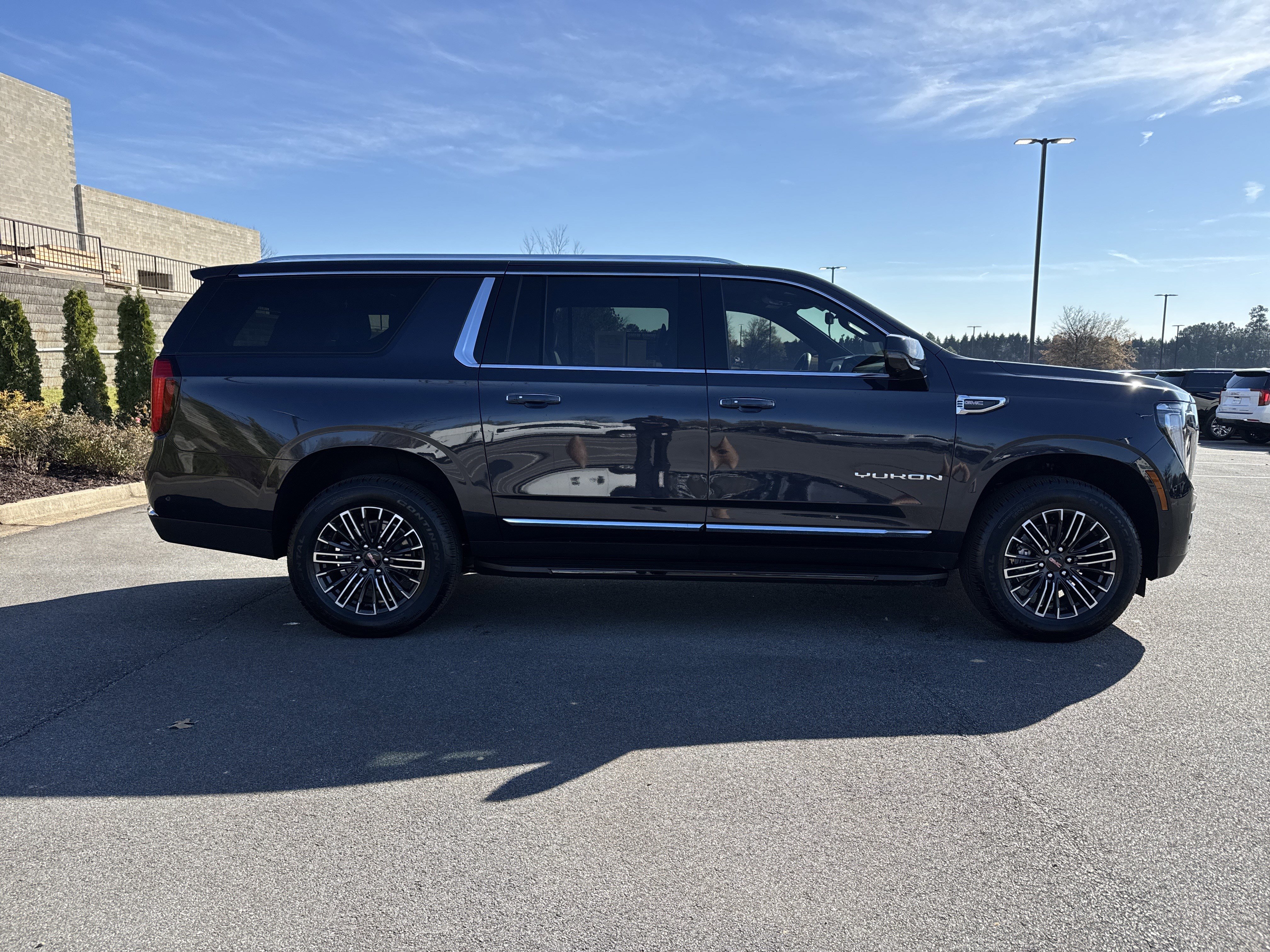 Used 2026 GMC Yukon XL Elevation w/ Elevation Premium Package image 11