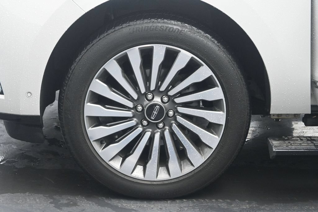 Used 2019 Lincoln Navigator Reserve AWD/4WD image 32