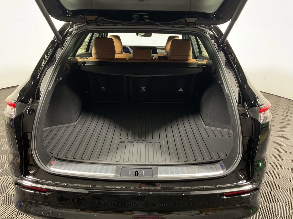 New 2025 Toyota Crown Signia image 15