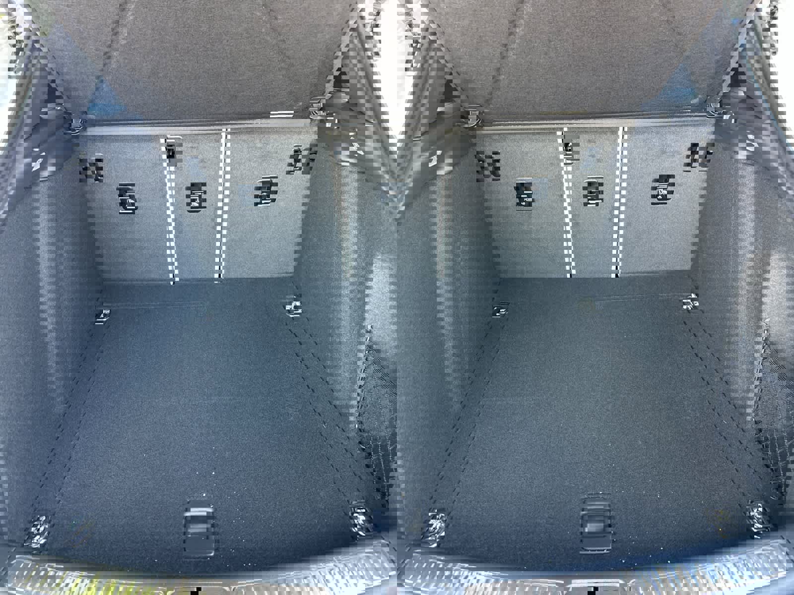 New 2026 Porsche Macan AWD/4WD image 16