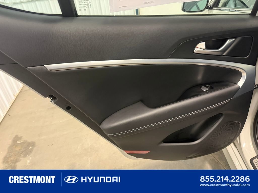 Used 2024 Genesis G70 2.5T AWD/4WD image 21