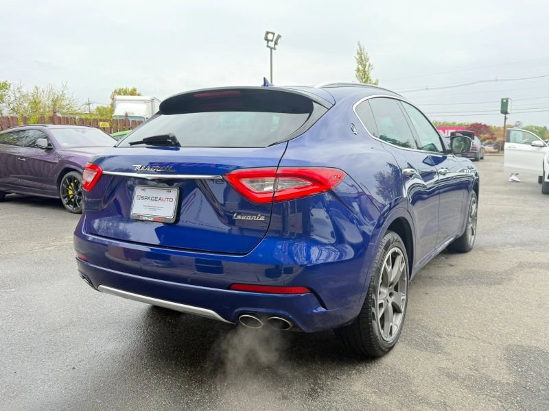 Used 2017 Maserati Levante w/ Luxury Package image 5