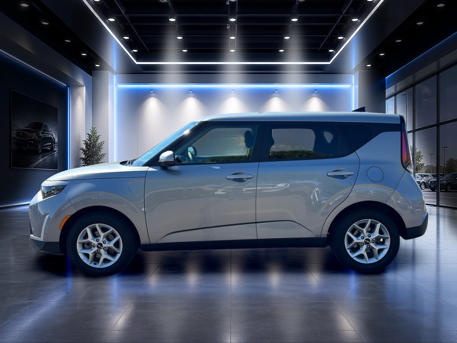 Used 2025 Kia Soul LX w/ LX Technology Package FWD image 7