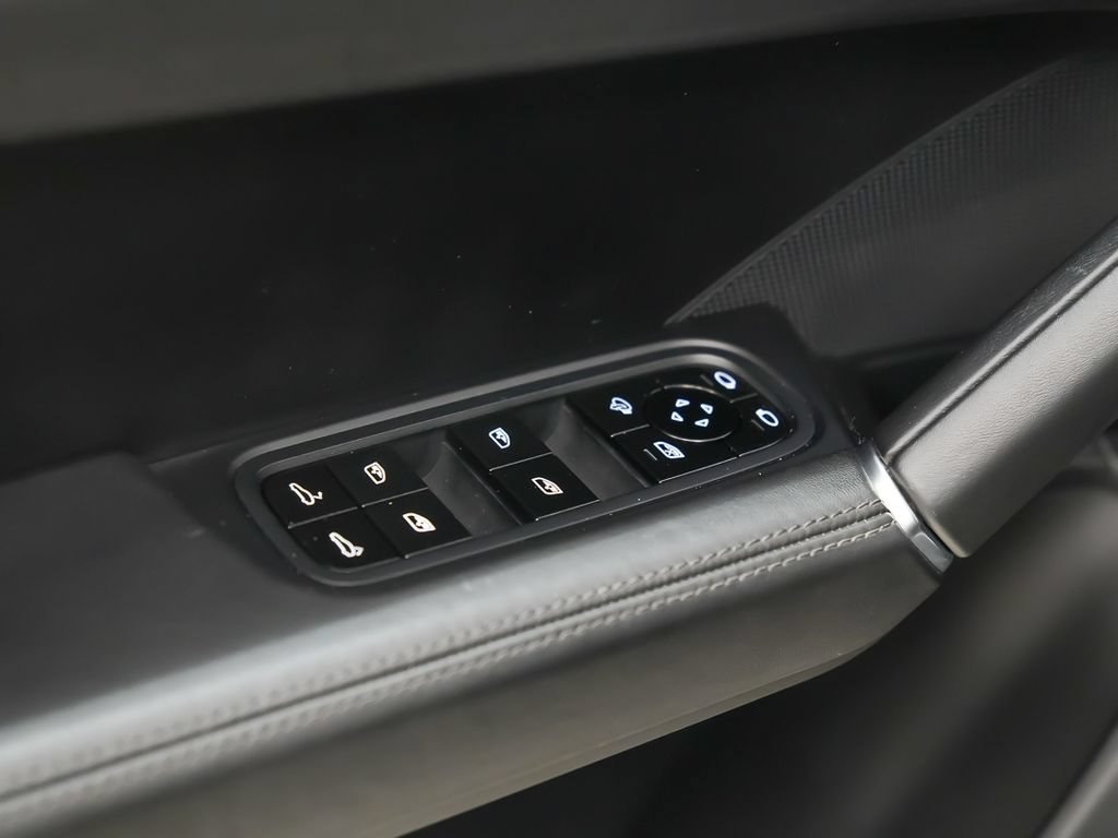 Used 2019 Porsche Cayenne AWD/4WD image 22