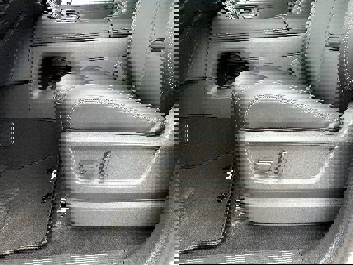 New 2026 Nissan Armada SV image 21