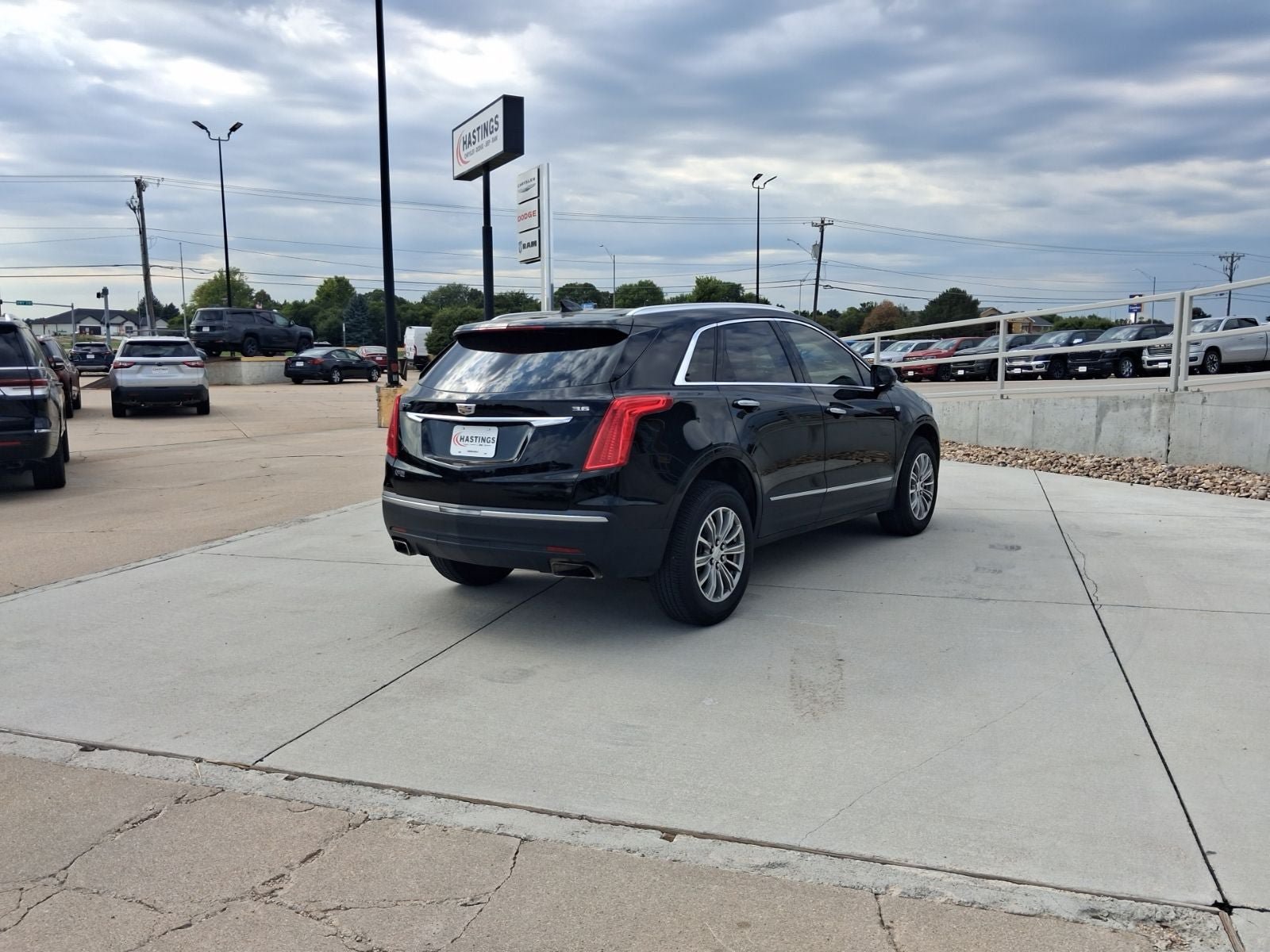 Used 2017 Cadillac XT5 Luxury FWD image 5