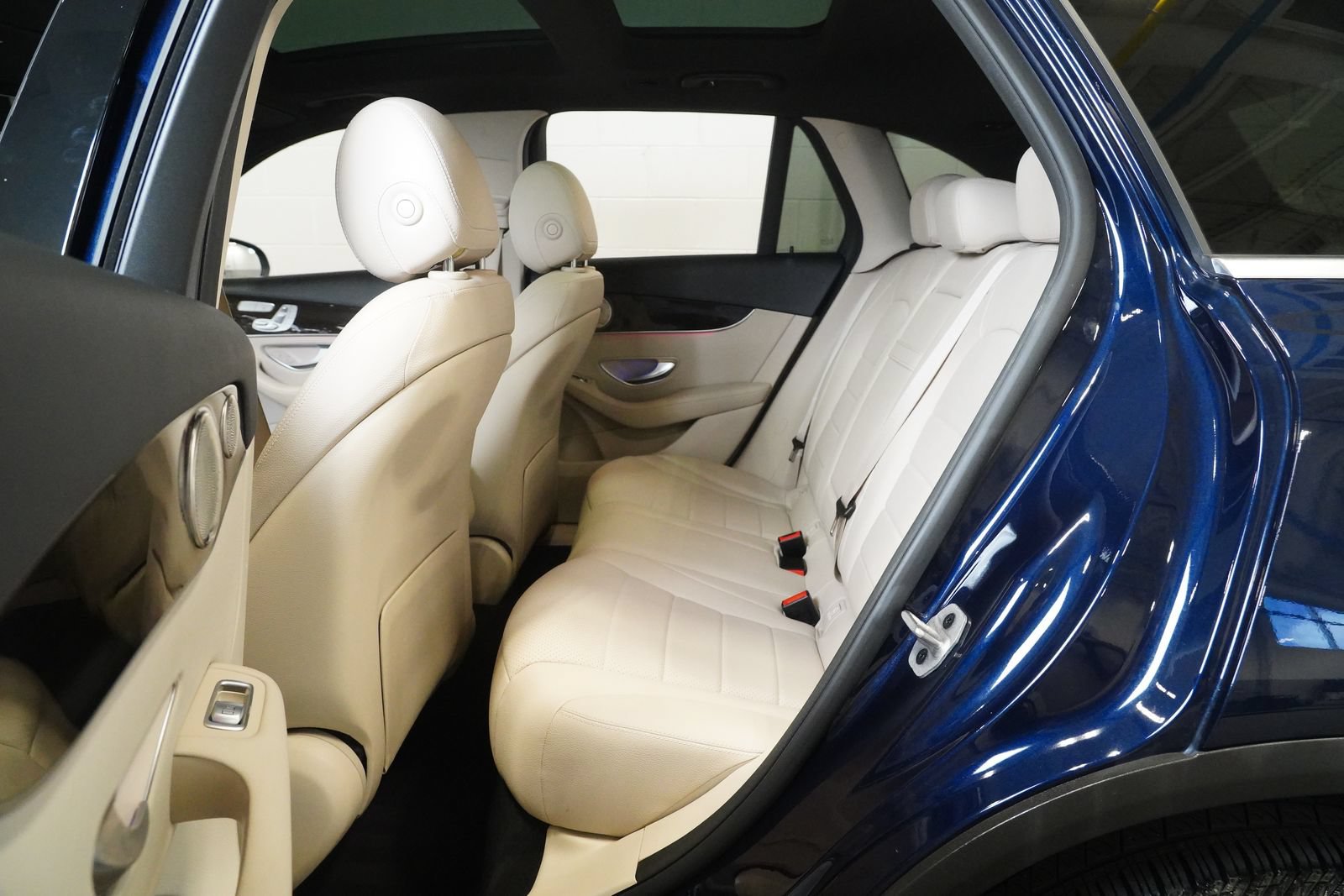 Used 2021 Mercedes-Benz GLC 300 4MATIC image 13