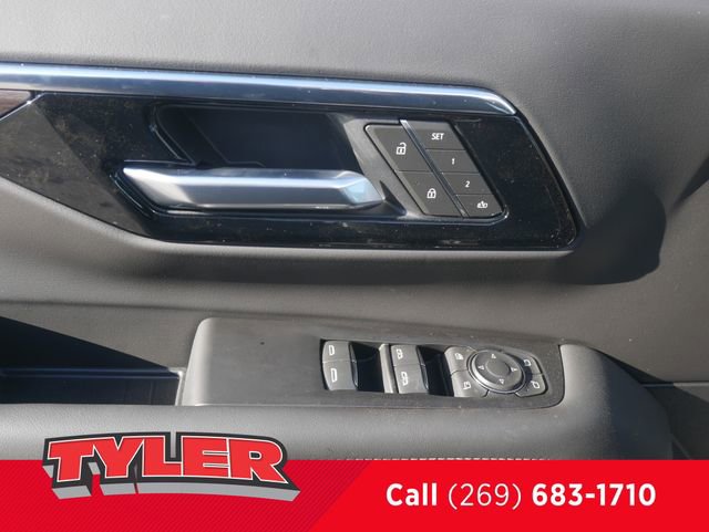 New 2026 Chevrolet Suburban Premier w/ Sun And Tow Package AWD/4WD image 22
