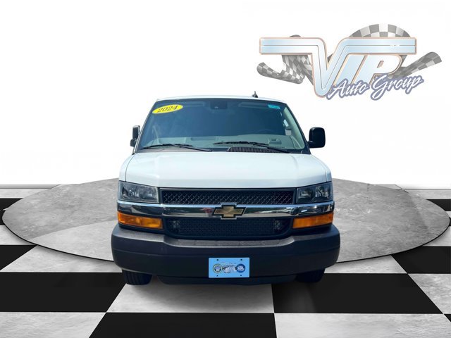 Used 2024 Chevrolet Express 2500 w/ Driver Convenience Package RWD image 2