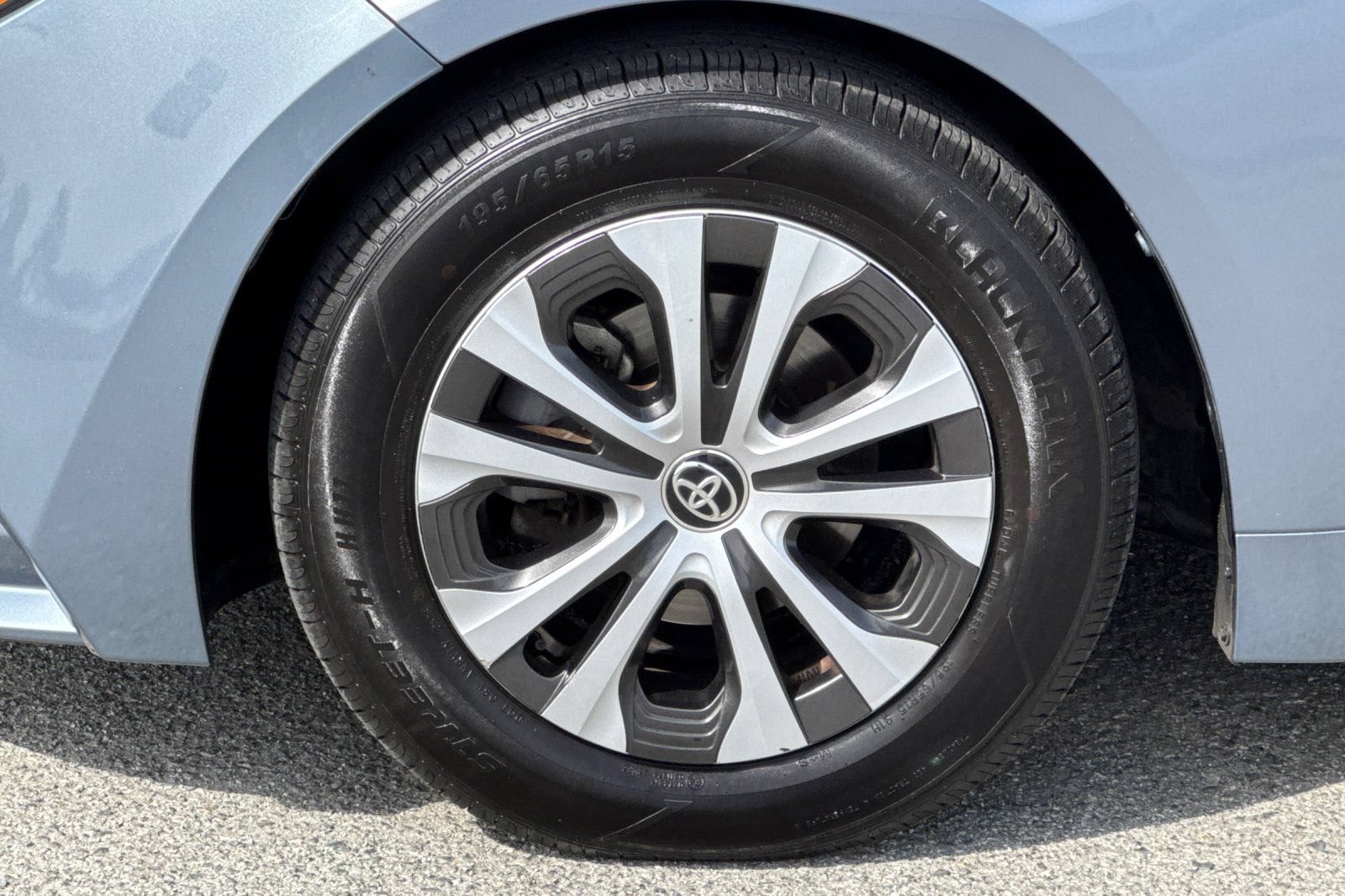 Used 2022 Toyota Corolla LE FWD image 29