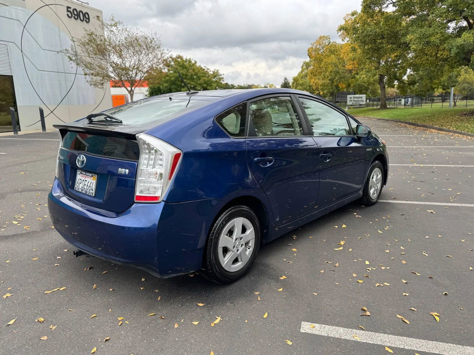 Used 2011 Toyota Prius Five image 7