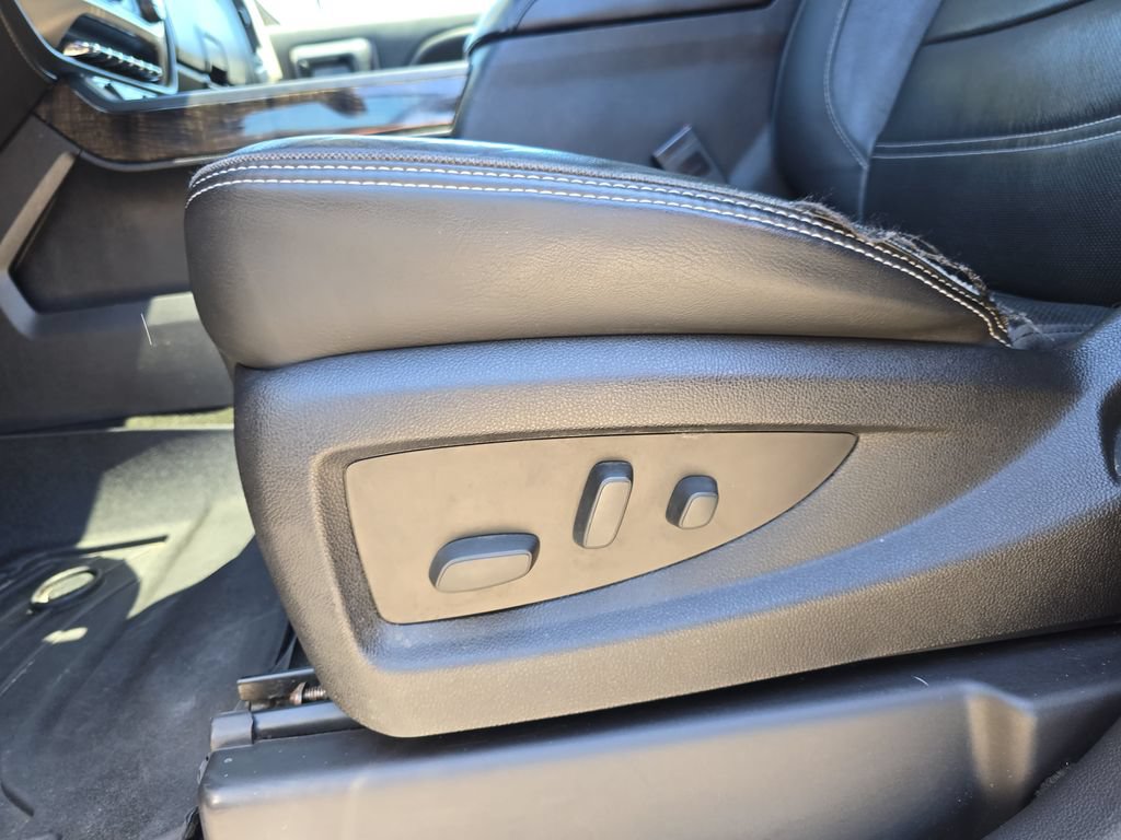 Used 2016 GMC Sierra 1500 Denali w/ Enhanced Driver Alert Package AWD/4WD image 32